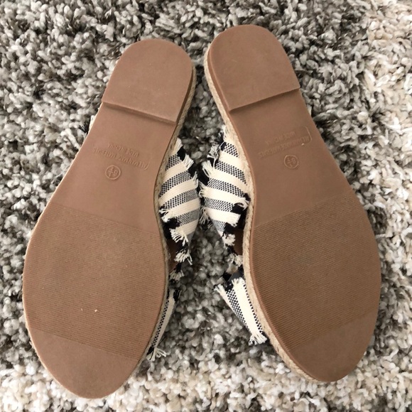NWOT Lulus Sandals - Picture 2 of 3